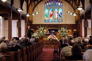 Lieder, Amazing Grace, How Great Thou Art und Lobe den Herren (auf Englisch).  Das ging zu Herzen ...